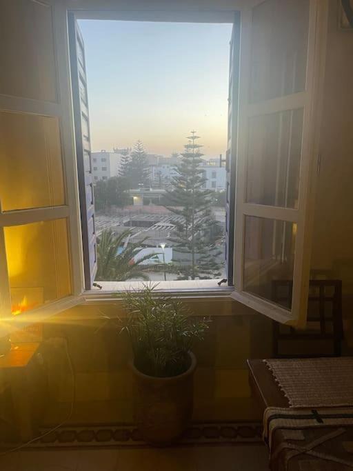 Apartment Western *